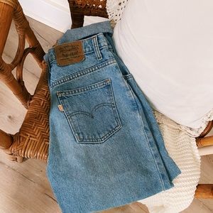 RARE vintage Levi’s - orange and white tab